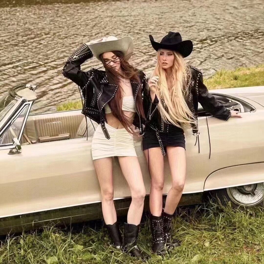 Womens Jackets Fasion Leather Rivets LongSleeved Motorcycle Outdoor Streetwear Women Autumn Winter Vintage HighQuality Biker Jacket 230808