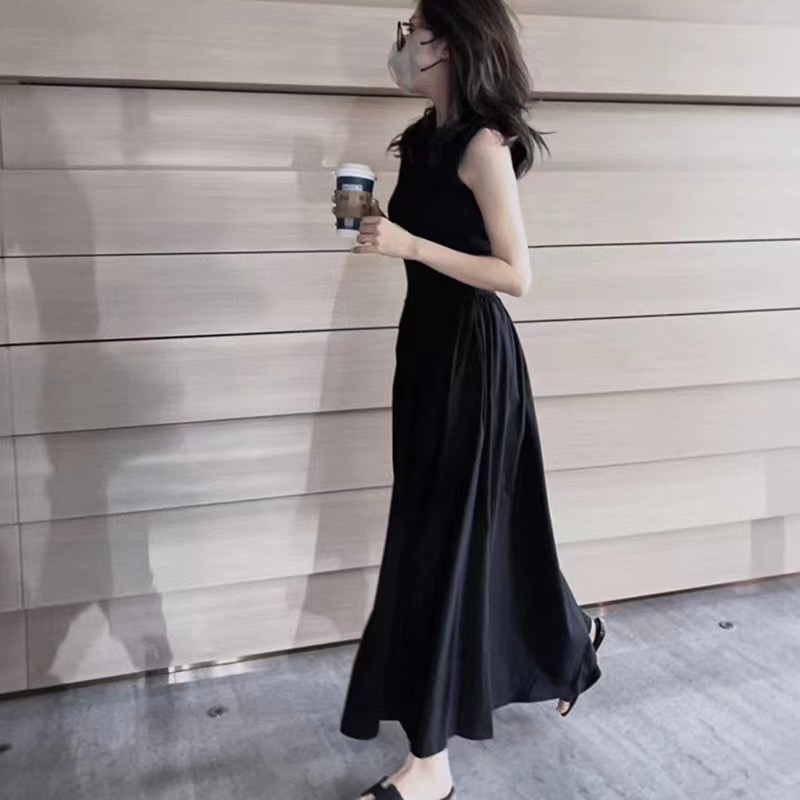 New tt Sleeveless Crewneck Dress Woman
