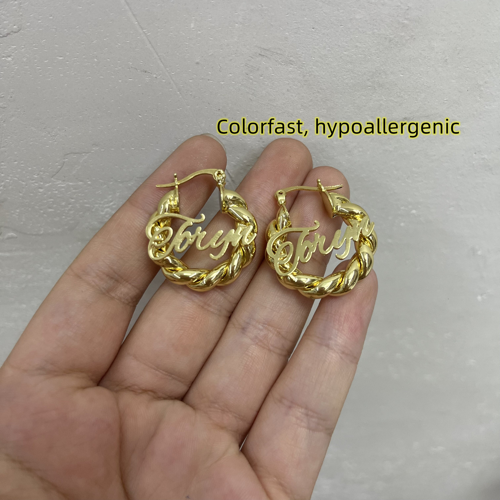 Hoop Huggie Custom Name Hoop Earrings For Kids Baby Personalized Letter Earrings Mini Twist Hoop Earrings Stainledd Steel Hypoallergenic 230808