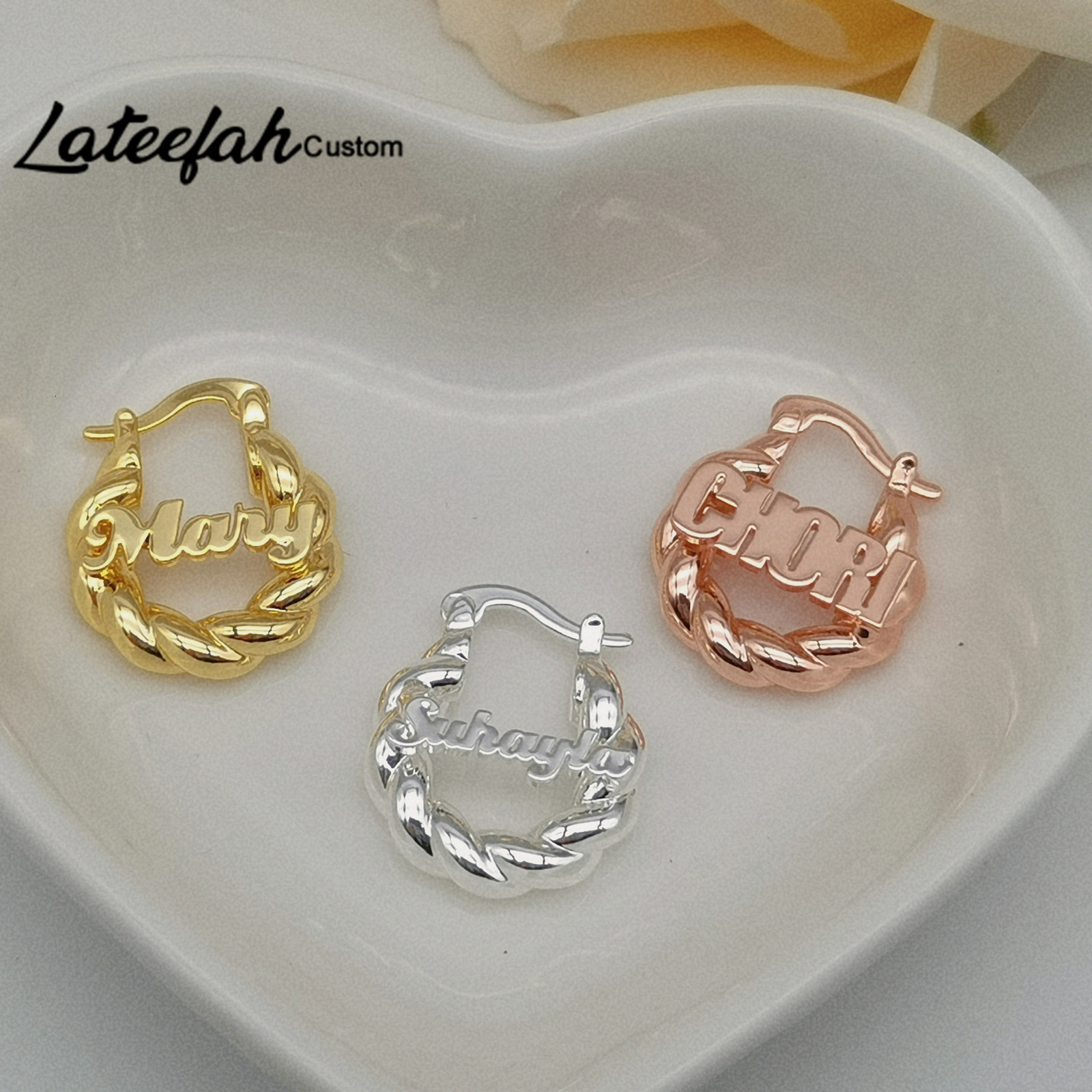 Hoop Huggie Lateefah Custom Your Name 18mm Small Twist Hoops Personalized Name Earrings For Women Kids Earrings As a Christmas Present 230808