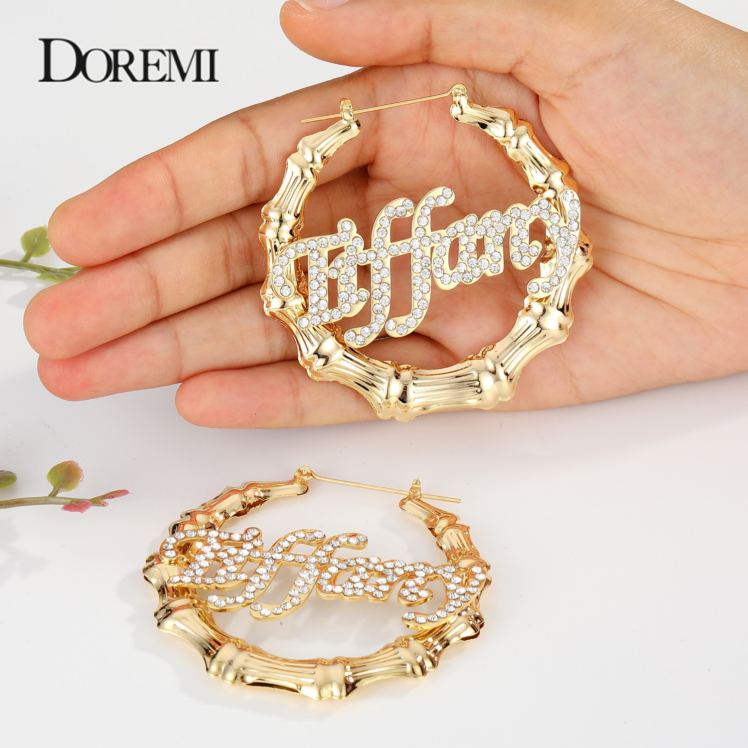 Hoop Huggie DOREMI Bling Name Bamboo Earrings Custom Trapezoid Hoop Bamboo Names Earrings Letter Big Personalised Name Earrings Women Gift 230808