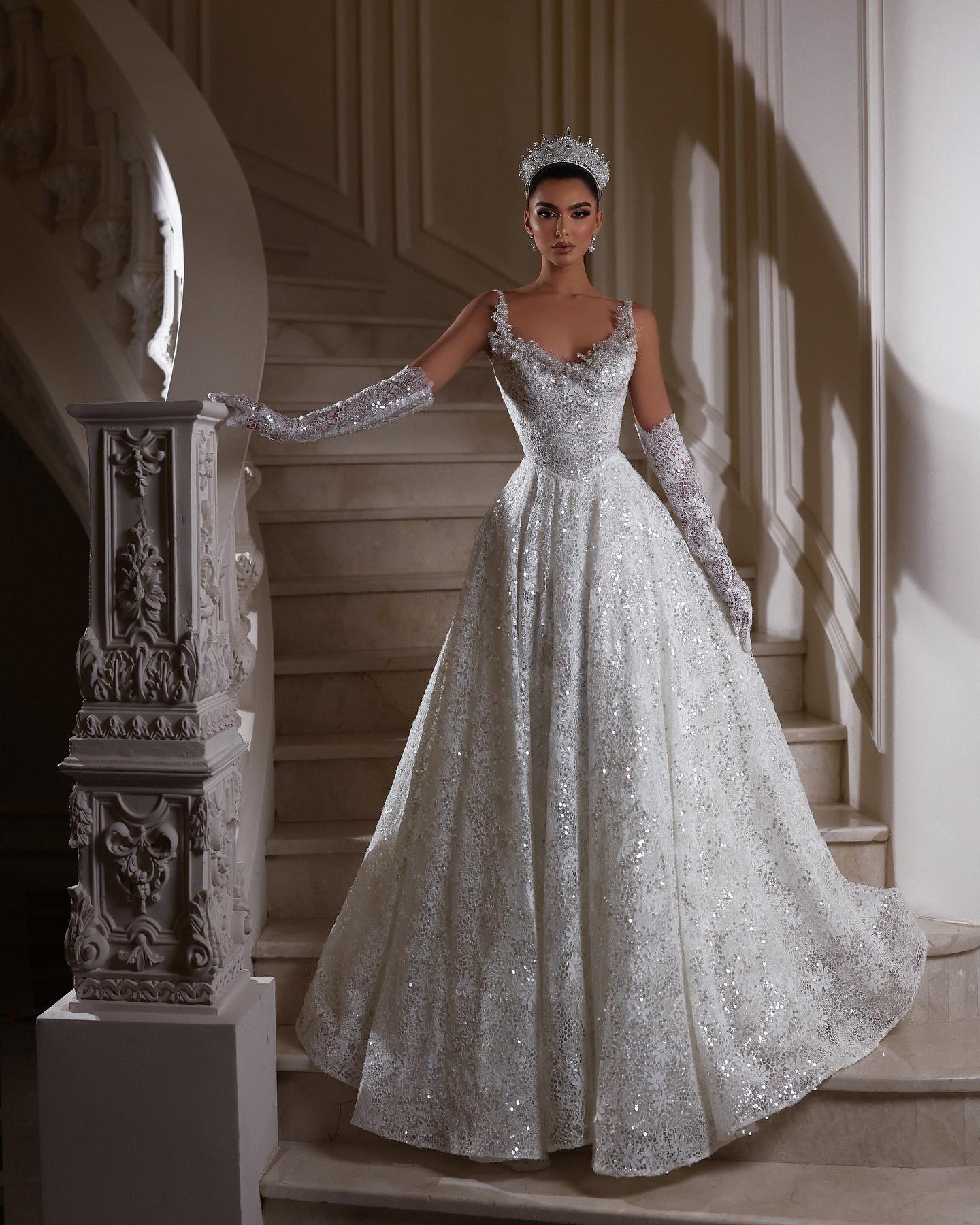 Vintage A E Dresses For Bride Spaghetti Ruffle Sequins Lace Wedding Dress Backless Long Designer Bridal Gowns Sweep Train Lz0304