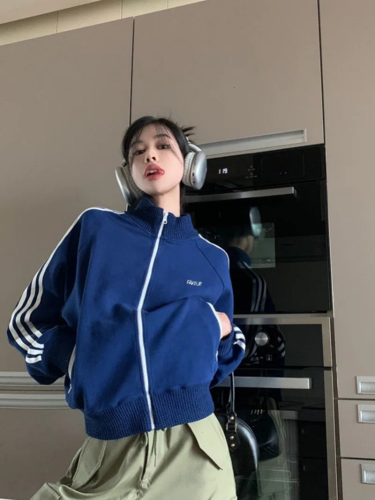Womens Jackets Sports Cropped Jacket Women Harajuku Stripe Zipper Outwear College Style Casual Stand Collar Retro Autumn Coats 230808