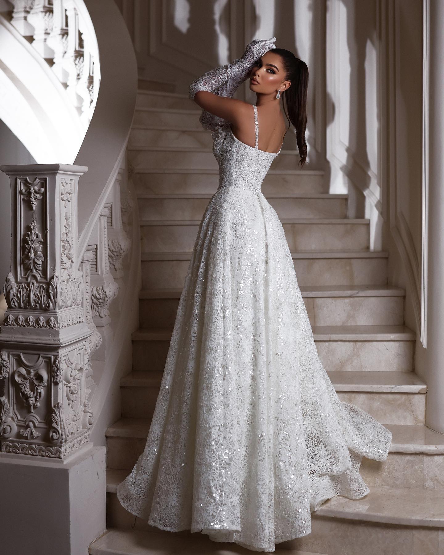 Vintage A E Dresses For Bride Spaghetti Ruffle Sequins Lace Wedding Dress Backless Long Designer Bridal Gowns Sweep Train Lz0304