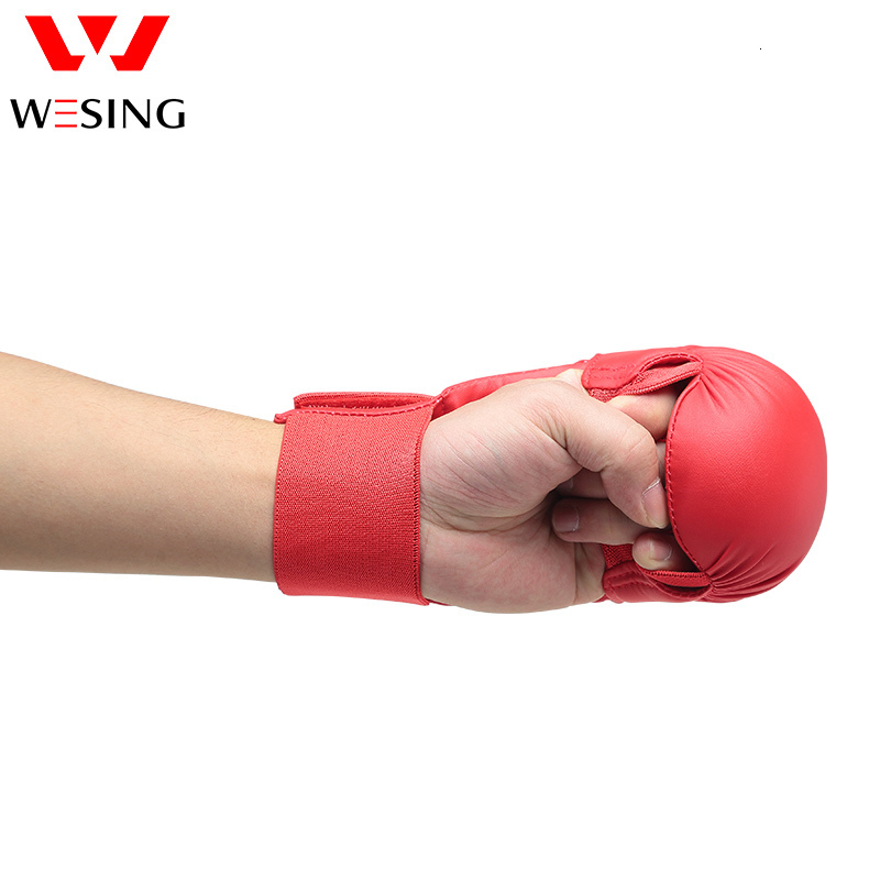 Protective Gear Wesing WKF karate gloves karate mitts for competition blue and red 230808