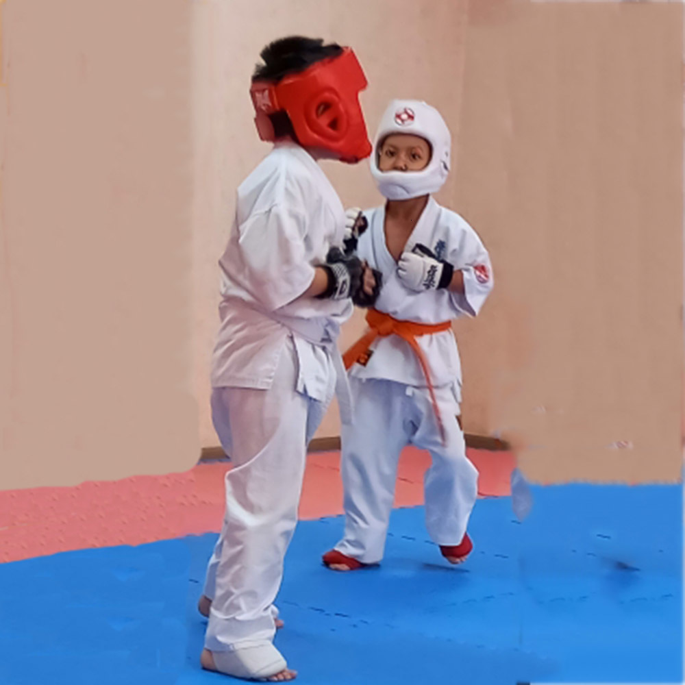 Protective Gear SINOBUDO Kyokushin Karate Fighting Hand Protector Kyokushinkai Karate Gloves PU Leather Martial Sports Fitness Boxing Gloves 230808
