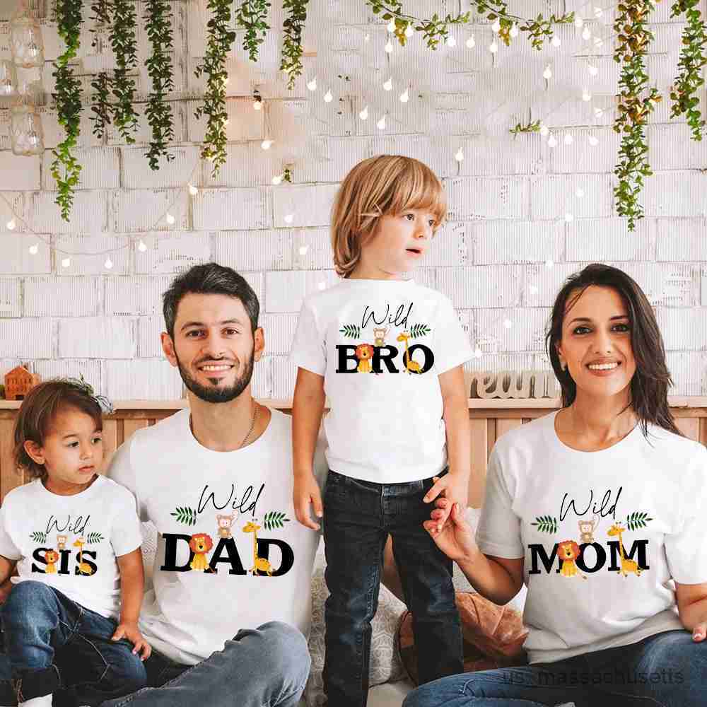 Family Matching Outfits New Wild Family Matching Outfits Cotton Dad Mom Bro Sis Tees Baby Rompers Funny Jungle Birthday Party Shirts Clothes R230810