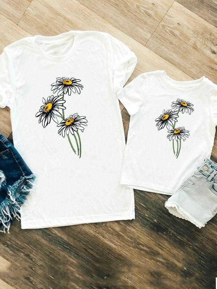 Family Matching Outfits Floral Trend Cute 90s Women Girls Boys Family Matching Outfits Kid Child Summer Mom Mama Tshirt Tee T-shirt Clothes Clothing R
