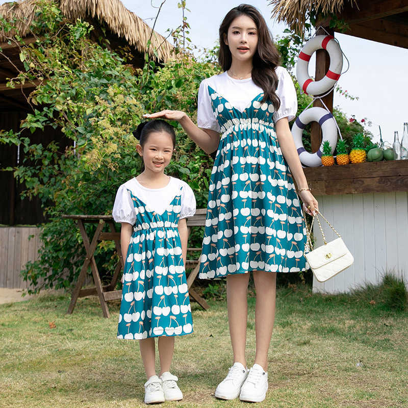 Family Matching Outfits Matching Family Outfits Summer Beach Mum Daughter Floral Chiffon Dress Mother Daughter Dresses Mommy and Me Matching R230810