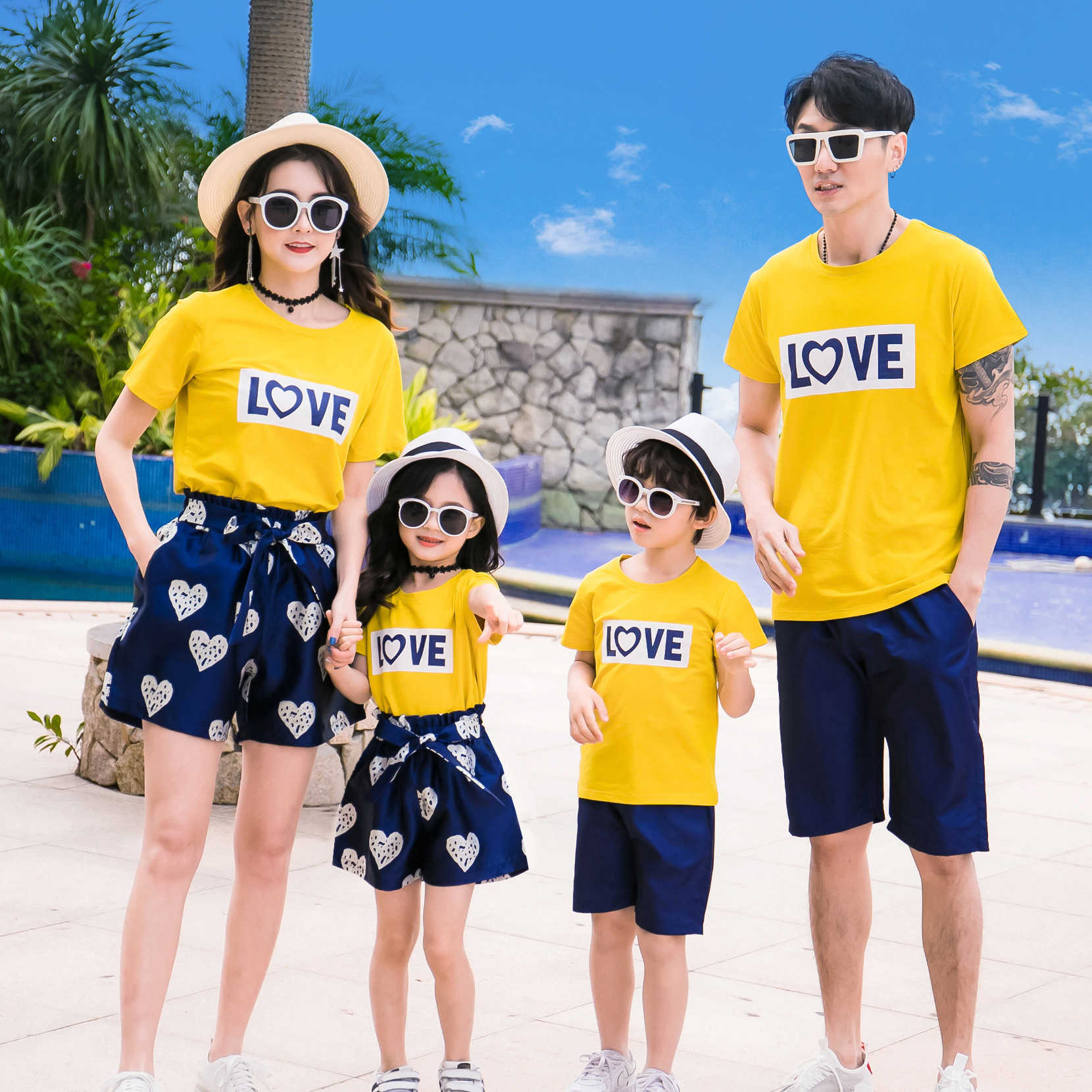 Family Matching Outfits Summer Beach Family Matching Outfits Mother Daughter Dad and Son Matching Cotton T-shirt Shorts Holiday Matching Couple Outfit