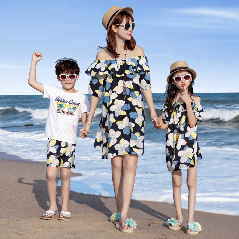 Family Matching Outfits Family Matching Outfits Mum Daughter Summer Beach Dresses Dad Son CottonT-shirts Shorts Holiday Couple Lovers Clothing R230810