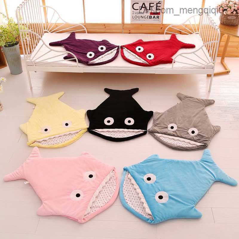 Pajamas New Baby Sleep Bag Cute Cartoon Shark Baby Sleep Bag Soft Thick Blanket Shark Baby Warm Baby Z230810