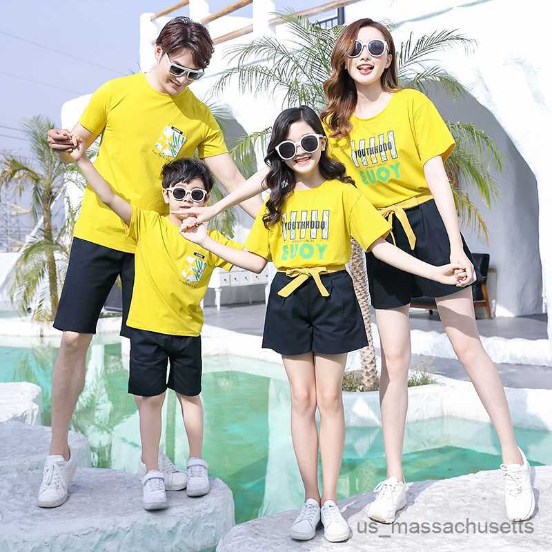 Family Matching Outfits Summer Family Matching Clothes Holiday Beach Mother Daughter Father Son Cotton T-shirt Shorts Family Look Couple Outfit R23081