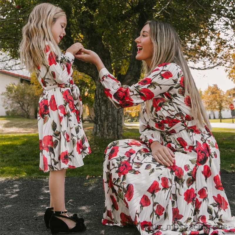 Family Matching Outfits Long-Sleeved Mommy And Me Printing Kids Dresses For Girls Family Matching Clothes Family Look Outfits Mother Daughter Dress R2