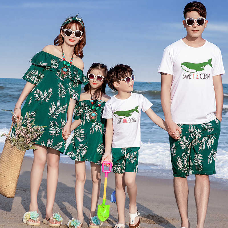 Family Matching Outfits Family Matching Outfits Summer Beach Mum Daughter Dresses Dad Son CottonT-shirts Shorts Holiday Couple Lovers Clothes R230810