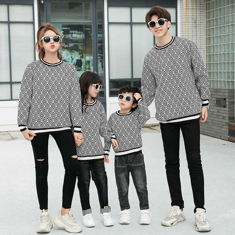 Family Matching Outfits Matching Sweaters For Family Mother Daughter Dad Son Knitted Sweater Family Look Couple Outfits Women Men Kids Baby Sweaters R