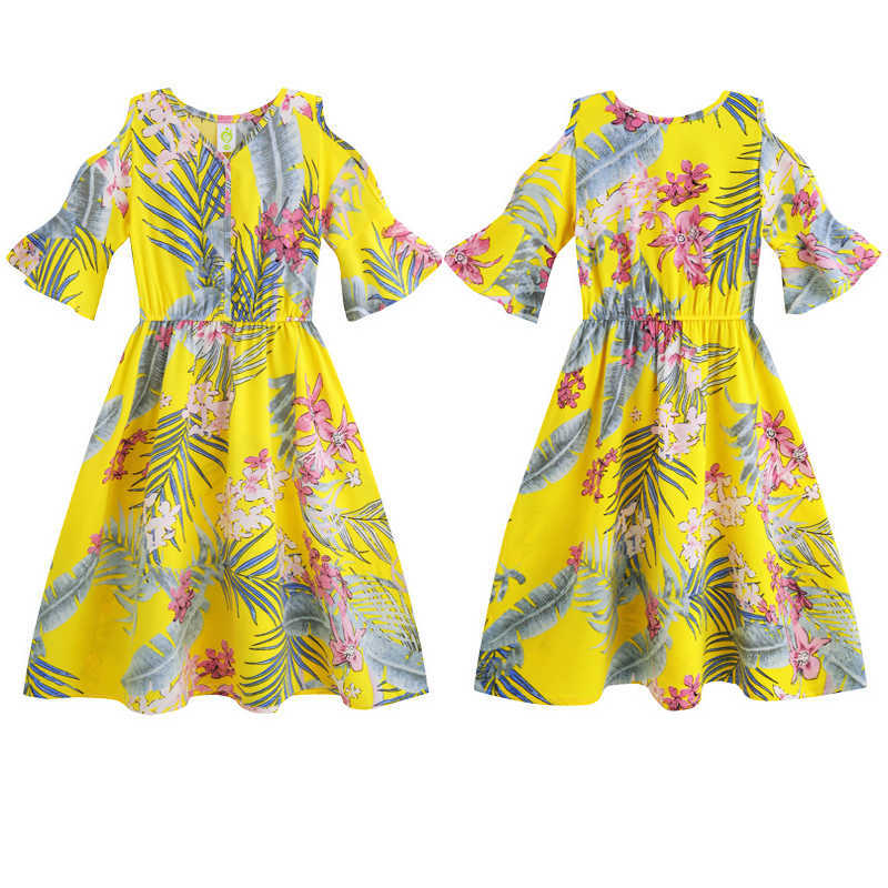 Family Matching Outfits Summer Beach Matching Family Clothes Mum Daughter Floral Dresses Dad Son Cotton T-shirts+Shorts Holiday Couple Outfits R230810