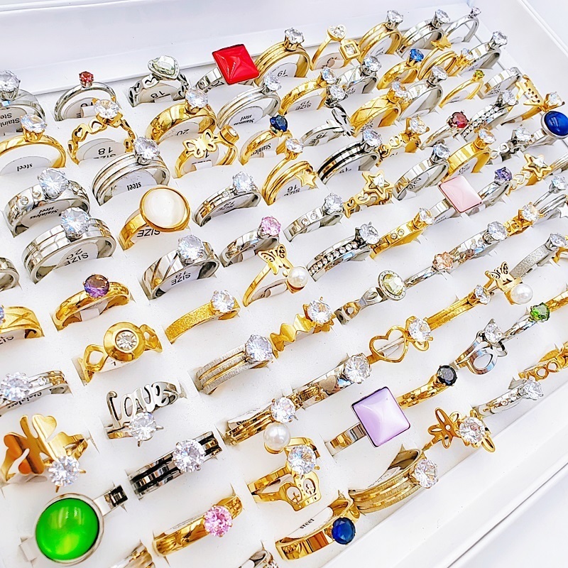 Solitaire Ring 20/30Pcs Stainless Steel Colorful Heart Zircon Rings for Men and Women Wholesale Mixed Wedding Jewelry Party Gifts 230810