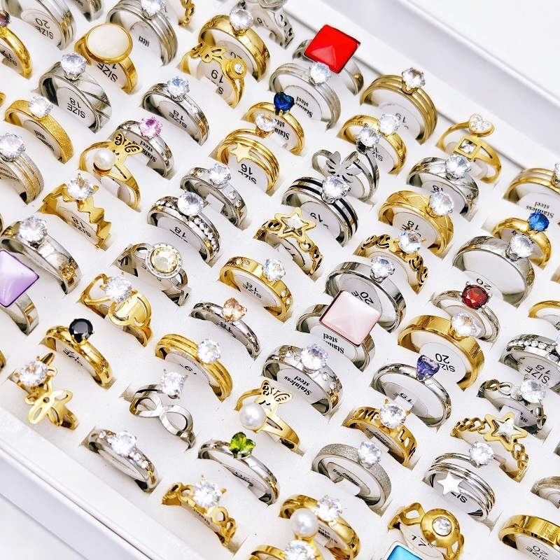 Solitaire Ring 20/30Pcs Stainless Steel Colorful Heart Zircon Rings for Men and Women Wholesale Mixed Wedding Jewelry Party Gifts 230810