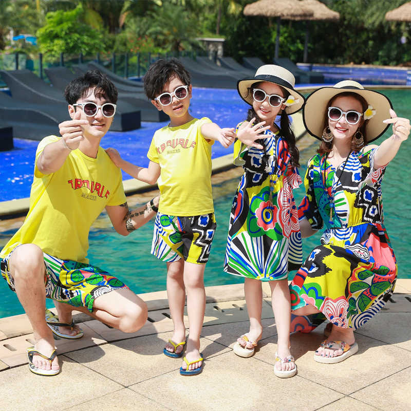 Family Matching Outfits Family Clothing Mother Daughter Summer Beach Dresses Holiday Family Matching Outfits Cotton T-shirts Matching Couple Outfits R