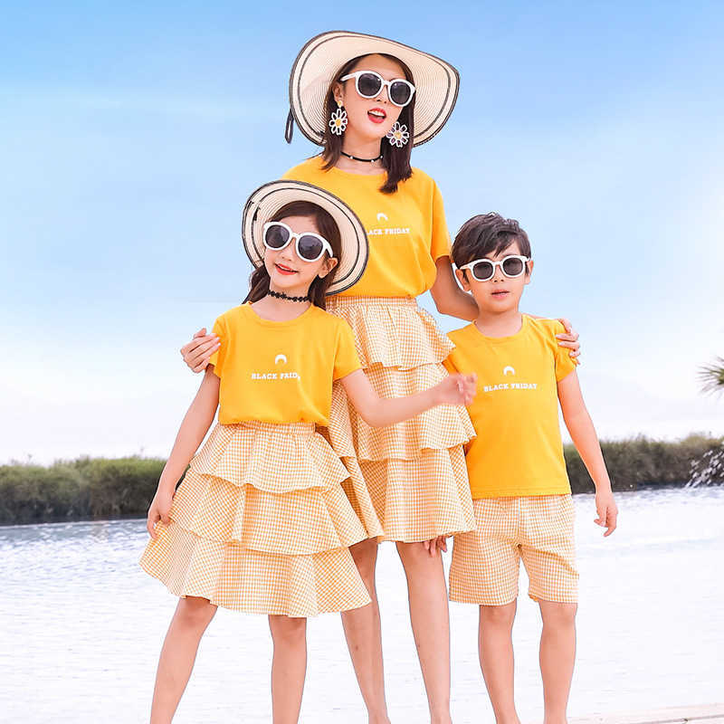 Family Matching Outfits Matching Family Outfits Summer Mum Daughter T-shirt Dress Family Look Dad Son T-shirt +Shorts Holiday Couple Matching Clothing