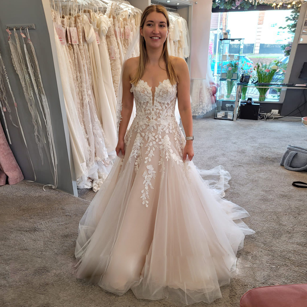 Pastrol A Line Wedding Dresses Sweetheart Lace Appliques Bridal Gown Sweep Train Plus Size Vestidos De Novia Custom Made