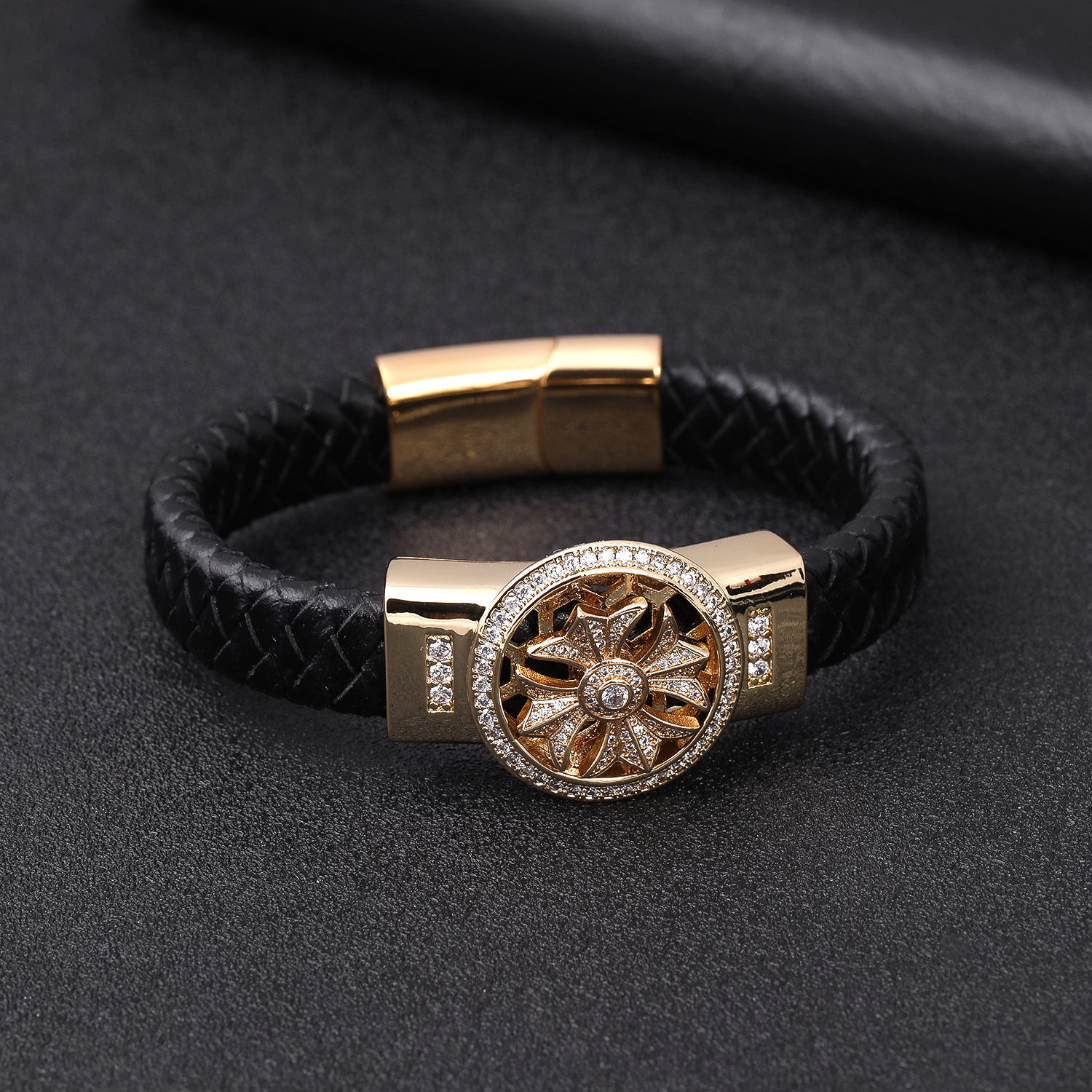 Cool Micro Pave Stainless Steel Cross Charm Bracelet Handmade Leather Bracelets Jewelry for Gift