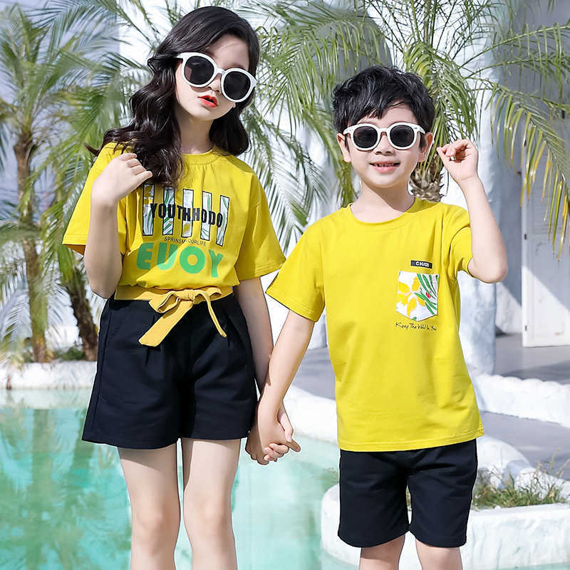 Family Matching Outfits Summer Family Matching Clothes Holiday Beach Mother Daughter Father Son Cotton T-shirt Shorts Family Look Couple Outfit R23081