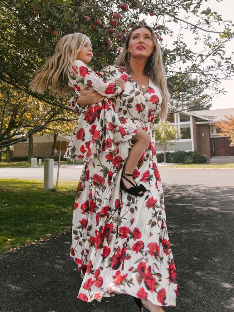 Family Matching Outfits Long-Sleeved Mommy And Me Printing Kids Dresses For Girls Family Matching Clothes Family Look Outfits Mother Daughter Dress R2