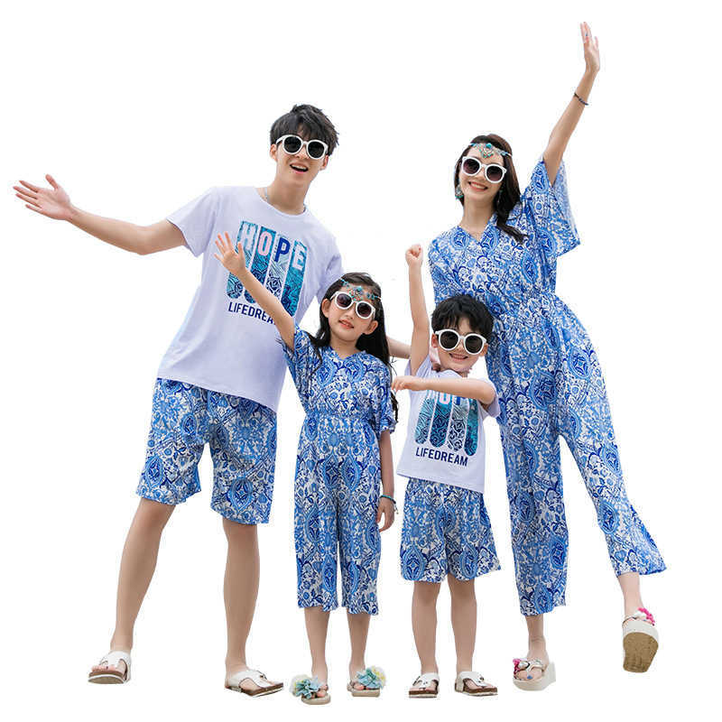 Family Matching Outfits Family Matching Outfits Summer Beach Mum Daughter One-piece Suit Dad Son T-shirt+Shorts Couple Clothes R230810