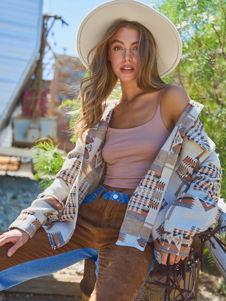 Womens Jackets Vintage Women Aztec Printed Jacket Long Sleeved Splicing Loose Wool Coat Winter Female Causal Pockets Button Shirt Tops 230810