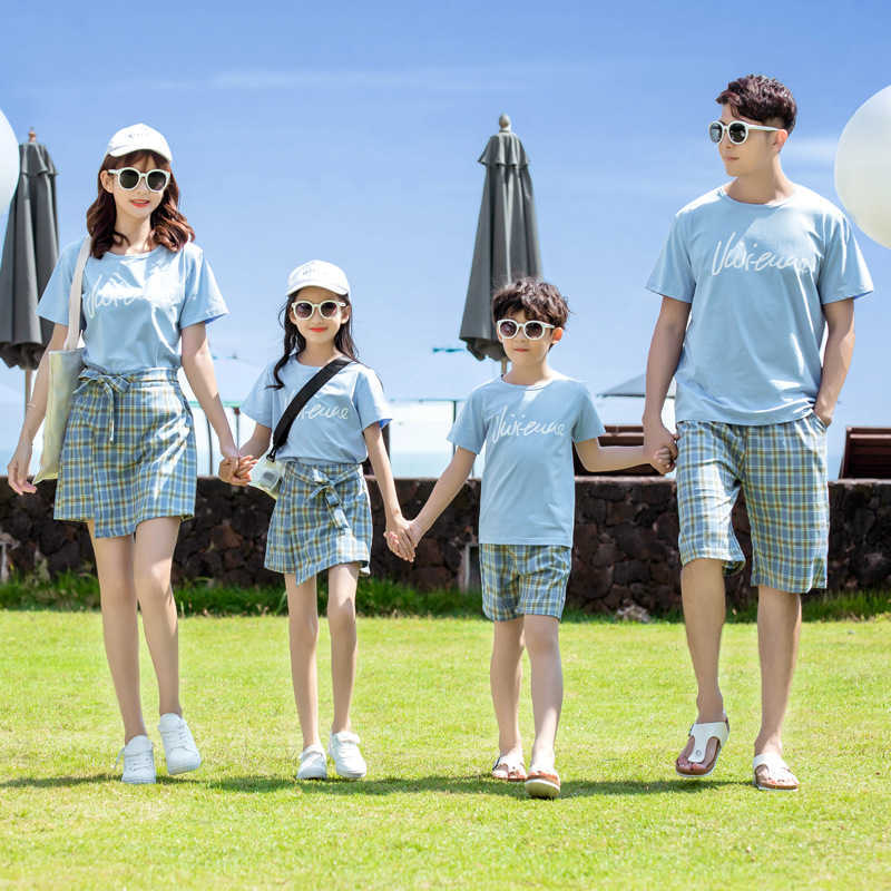Family Matching Outfits Family Matching Outfits Summer Mum Daughter Dresses Dad and Son Matching T-shirts with Shorts Holiday Matching Couple Outfits 
