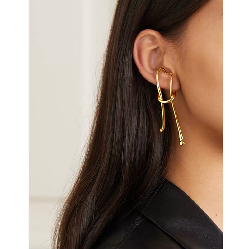 Ear Cuff Long Earrings Vintage Ear Hanging Exaggerated Ear Clip Niche High Cold Style No Ear Hole for Women Earrings Support Wholesale 230811