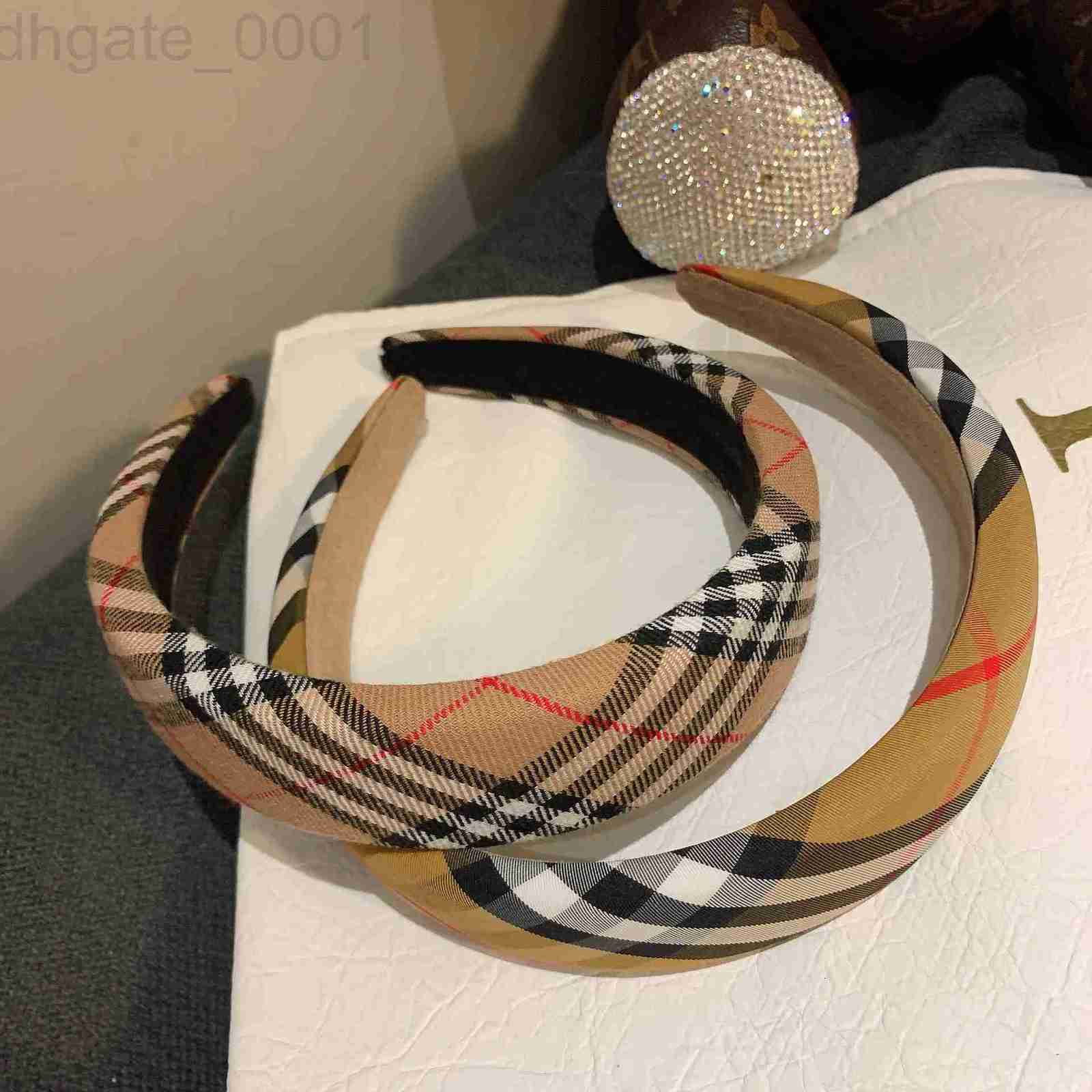 Headbands Designer Autumn New Women's Beige Plaid Fabric Heightening Head Top Fragmented Hair Band Fashion Girl Style Going Out GB1F