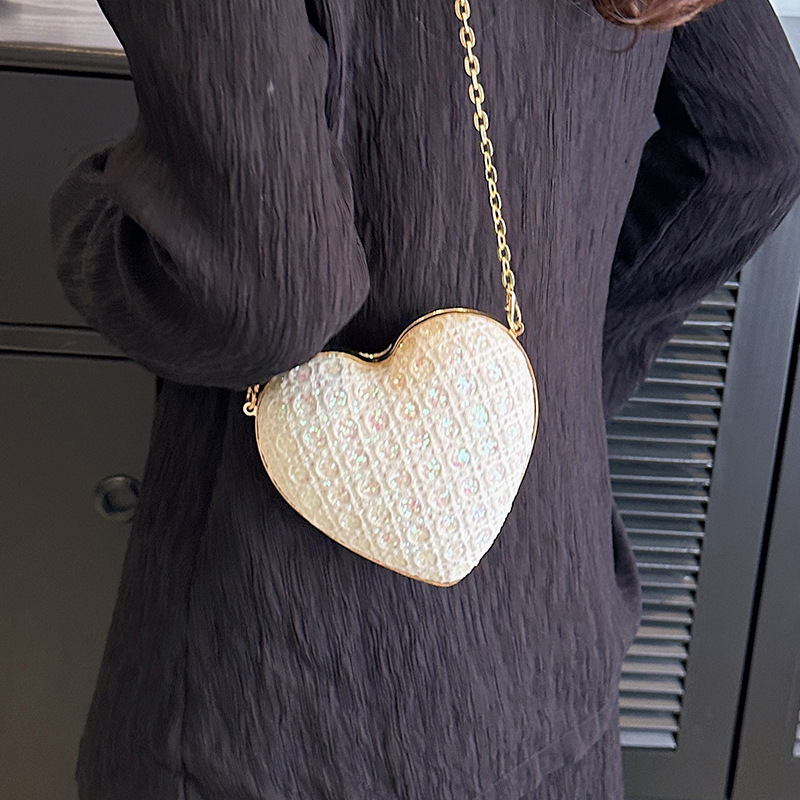 Evening Bags Shiny Rhinestones Women Heart Shape Clutch Purse Lady Gold Evening Minaudiere Bags Bridal Wedding Handbags Formal Party Purses 230812