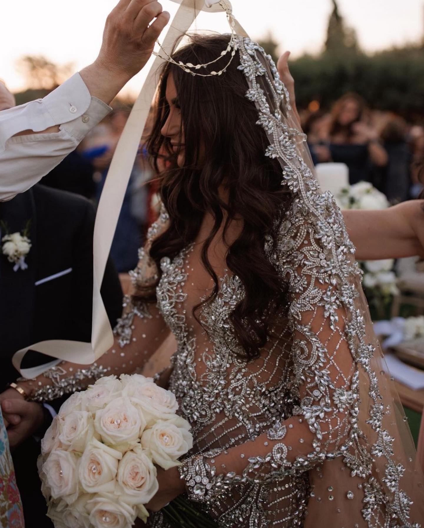 Champagne Mermaid Dresses Overskirt Illusion V Neck Long Sleeves Crystal Wedding Dress Sweep Train Robe De Mariee Bridal Gowns With Veil