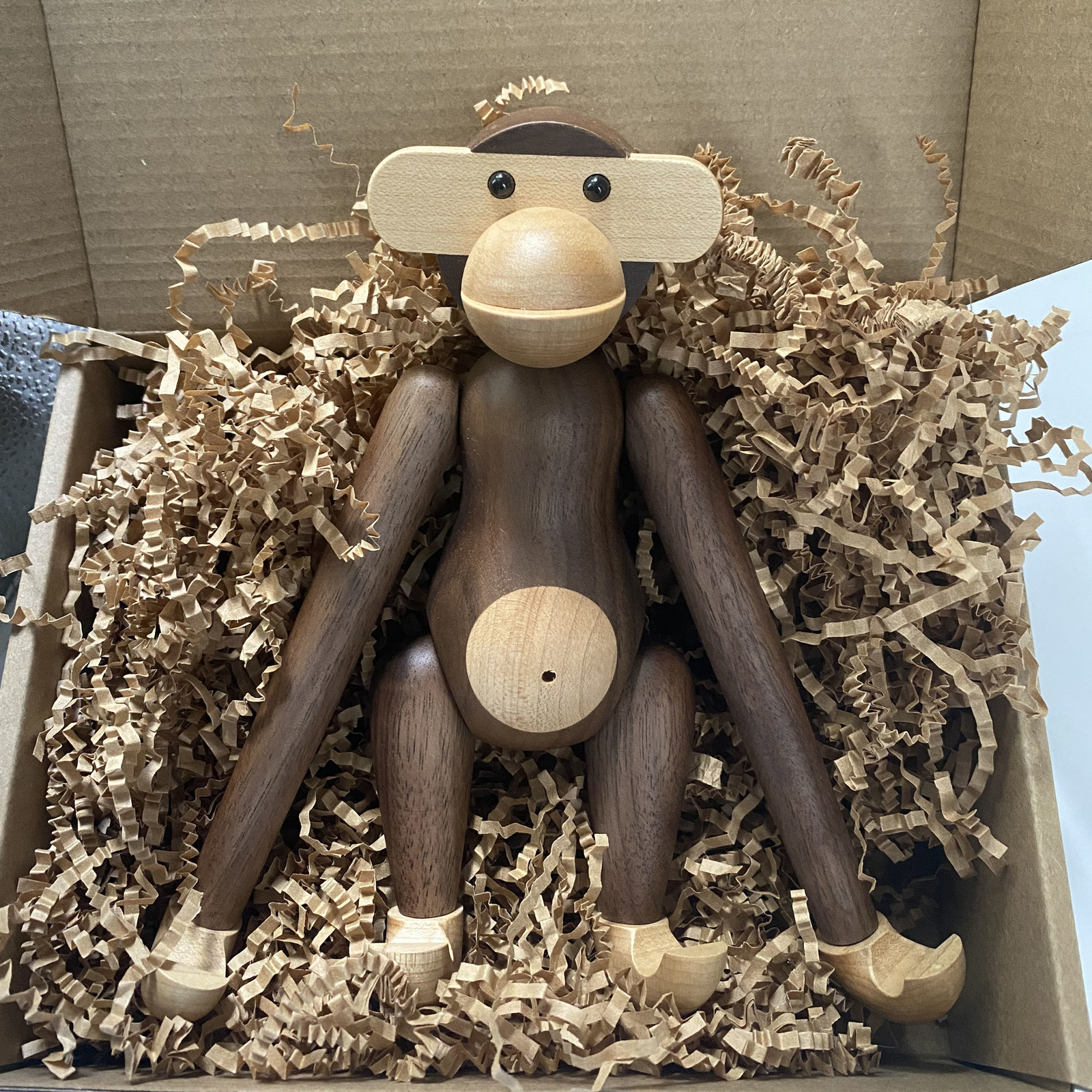 Decorative Objects Figurines Ornament Solid Wood Monkey Home Decoration Creative Festival Gift Black Walnut Gibbon Pendant Wooden Crafts 230812