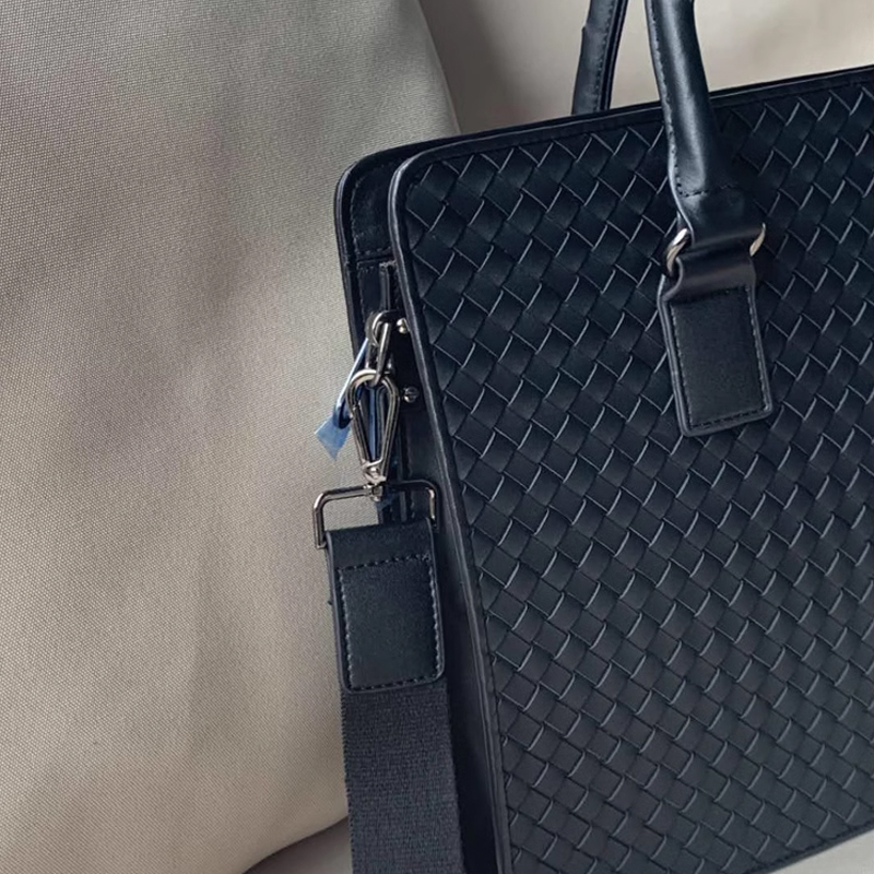 5A Designer Portable Briefcase Brand Top Men's Leather Single-Shoulder A4 Magazine Fashion Laptop Simple Business Handmade Woven Bag 2023 New
