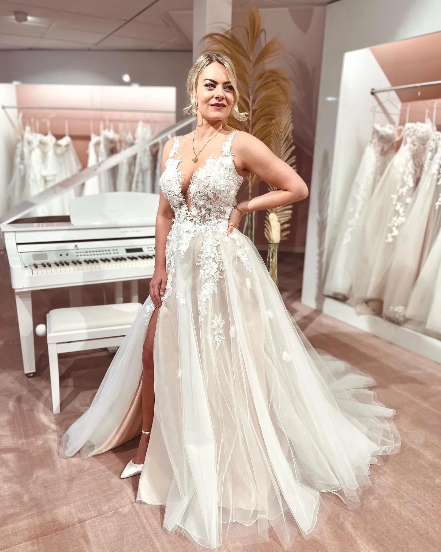 Boho ral Lace Appliqued Country A e Wedding Dresses Spaghetti Straps Romantic Tulle Bridal Gowns Sexy Side Split Plus Size Bride Marriage Vestidos