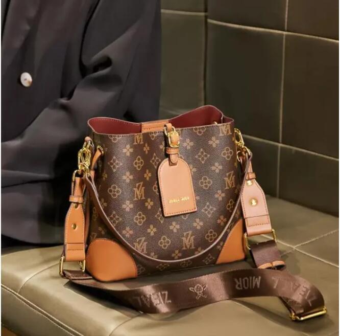 Brand luxury design Vintage bucket bag women's fashion retro style one shoulder crossbody bags printed color handbag louis Purse vutton Crossbody viuton