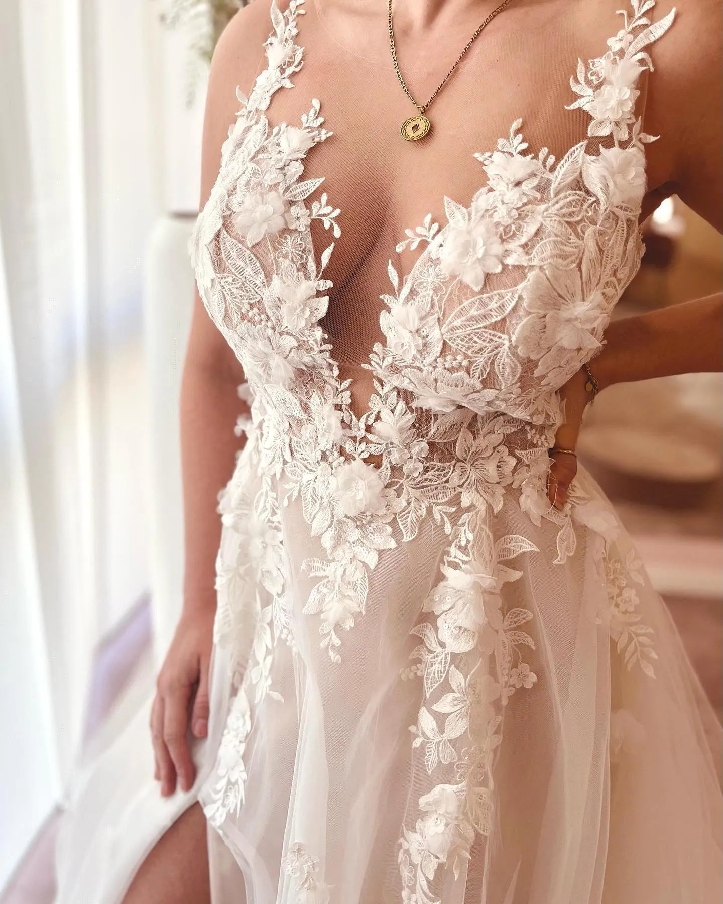 Boho ral Lace Appliqued Country A e Wedding Dresses Spaghetti Straps Romantic Tulle Bridal Gowns Sexy Side Split Plus Size Bride Marriage Vestidos