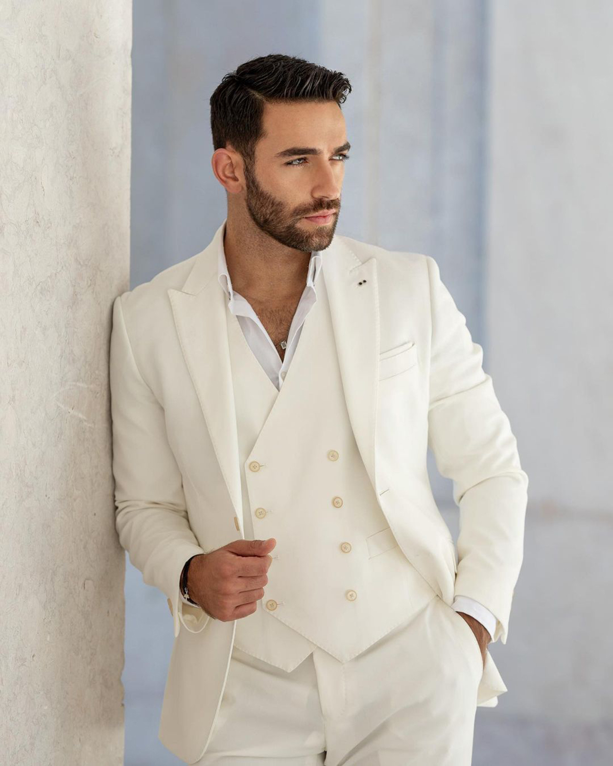 Elegant Men Wedding Suits Peaked Lapel Tuxedos Designer Groom Wear Slim Fit Business 3 Pcs Coat Pants Vest Custom Made