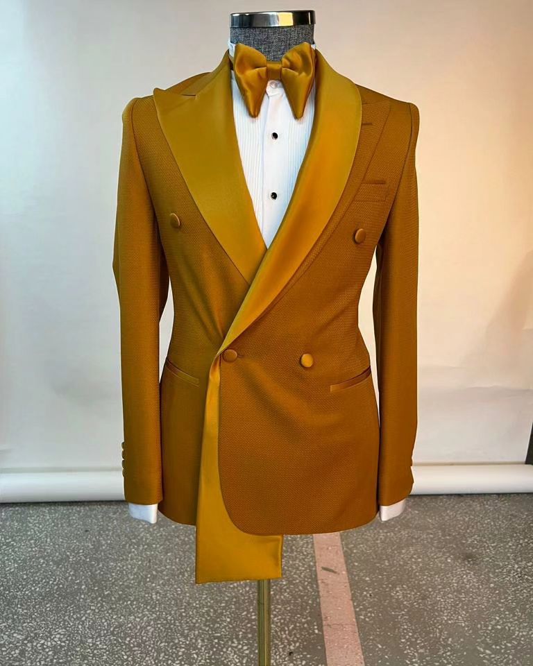 Green Men Wedding Tuxedos Pure Color Peaked Lapel Groom Wear Slim Fit Prom Party Coat Only One Jacket