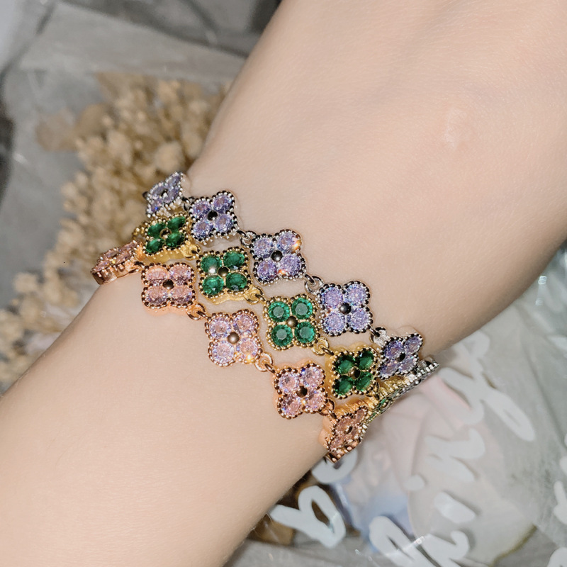Designer Charm Bracelets Elegant Brilliant Zircon Bracelet For Women Sweet Cubic Zirconia Clover wer Female Wedding Jewelry ZK40 230814