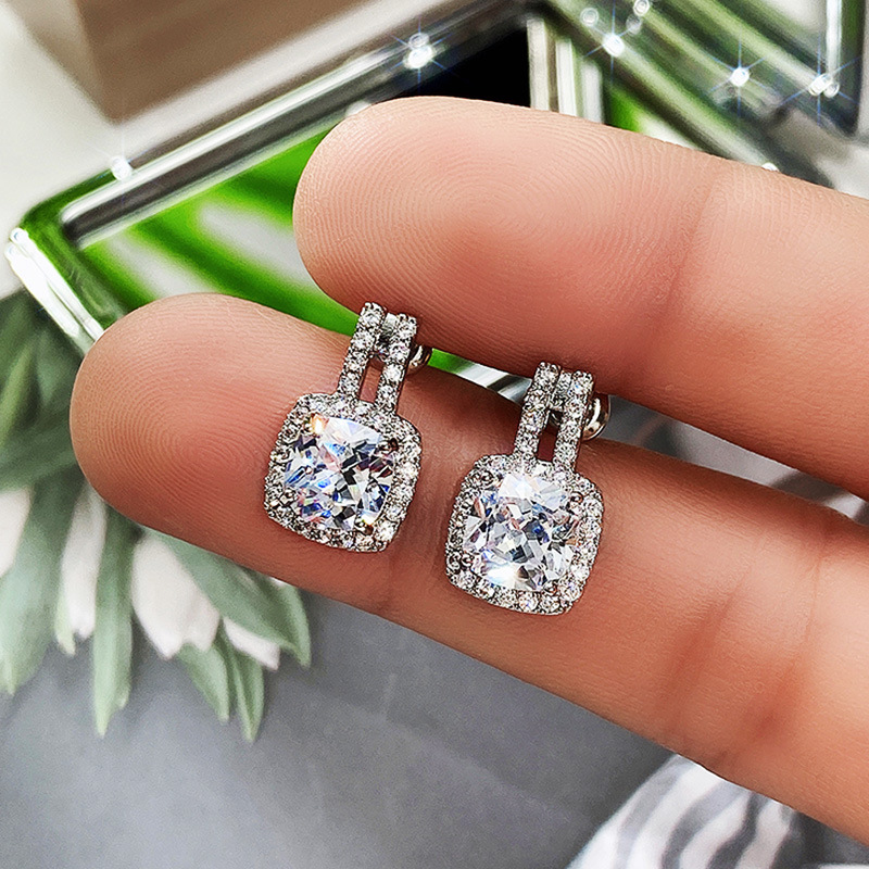 Women's Round Diamond-Cut Cubic Zirconia Stud Earrings with Shiny Crystals - Gold & Platinum Finish for Weddings