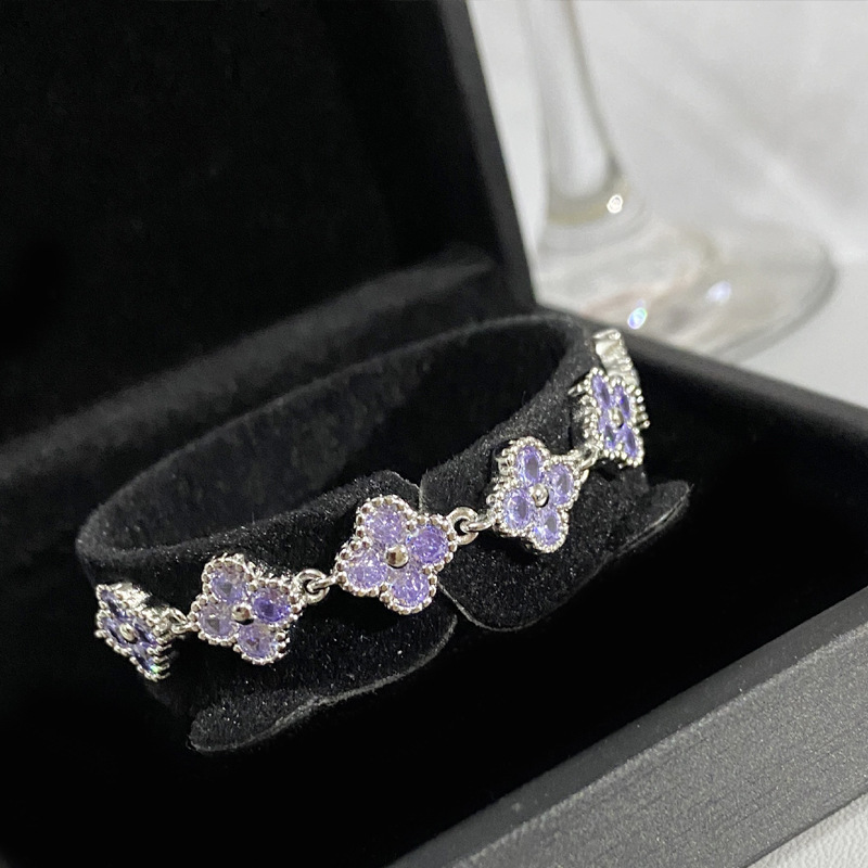 Designer Charm Bracelets Elegant Brilliant Zircon Bracelet For Women Sweet Cubic Zirconia Clover wer Female Wedding Jewelry ZK40 230814