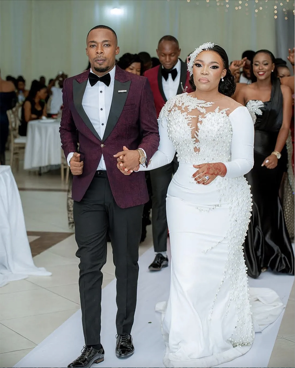 2023 Plus Size Arabic Aso Ebi Luxurious Lace Pearls Wedding Dress Sheer Neck Satin Bridal Gowns Dresses 0509