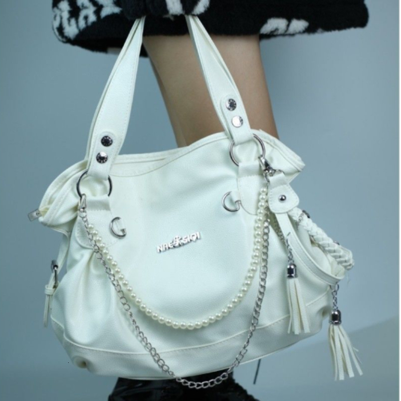 Evening Bags Streetwear Y2k New Casual All Match Shoulder Pearl Butterfly Chain Underarm Bag Tassel Letter Highcapacity Tote for Women 230814