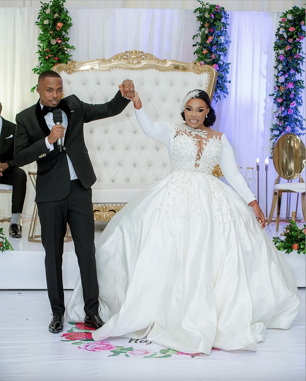 2023 Plus Size Arabic Aso Ebi Luxurious Lace Pearls Wedding Dress Sheer Neck Satin Bridal Gowns Dresses 0509