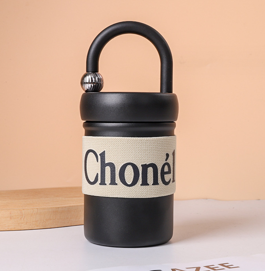 The latest 13.5oz mug coffee lock heart insulation cup, many style choices, support custom logo